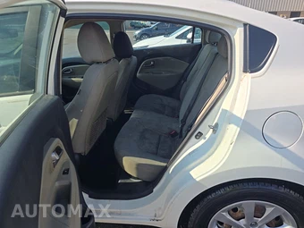 2014 Kia Rio LX Sedan – miniatura 13