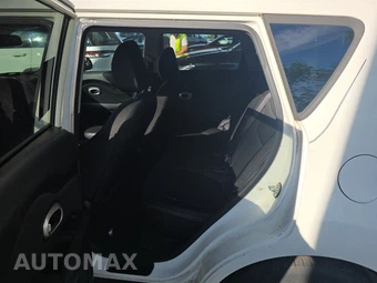 2014 Kia Soul – miniatura 13