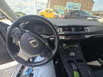 2014 Lexus CT 200h – miniatura 10