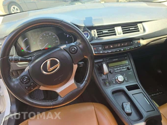 2014 Lexus CT 200h – miniatura 10