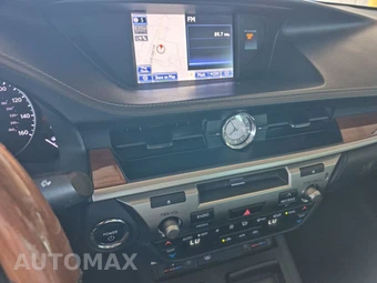 2014 Lexus ES 300h - miniatura 13