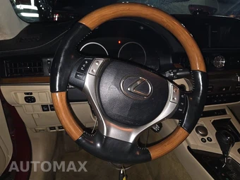 2014 Lexus ES 300h - miniatura 10