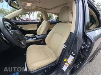 2014 Lexus IS 250 Sedan - miniatura 4