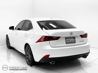 2014 Lexus IS 250 Sedan - miniatura 4