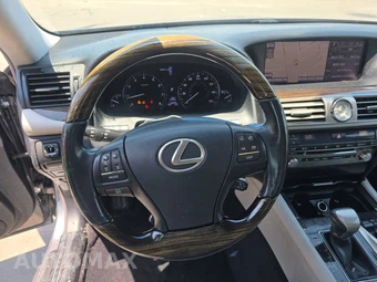 2014 Lexus LS 460 – miniatura 10