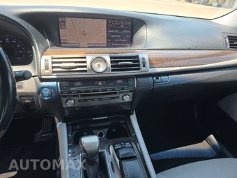 2014 Lexus LS 460 – miniatura 11