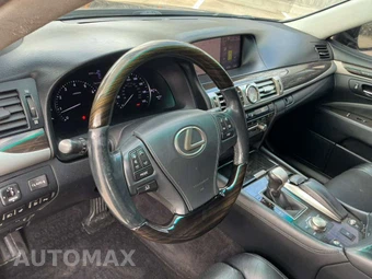 2014 Lexus LS 460L - miniatura 13