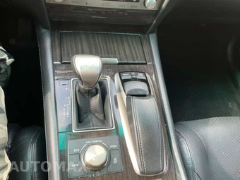 2014 Lexus LS 460L - miniatura 25