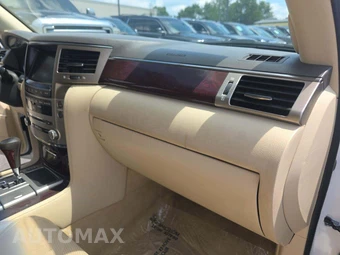 2014 Lexus LX 570 – miniatura 20