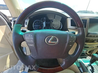2014 Lexus LX 570 – miniatura 10