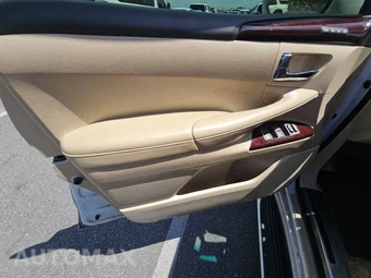 2014 Lexus LX 570 – miniatura 9