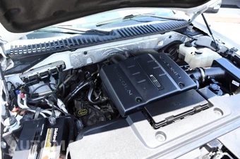 2014 Lincoln Navigator L - miniatura 23