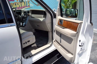 2014 Lincoln Navigator L - miniatura 39