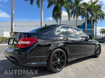 2014 Mercedes-Benz C 250 Sedan - miniatura 18