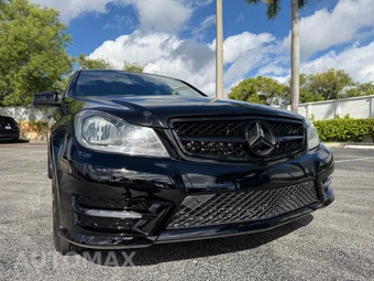 2014 Mercedes-Benz C 250 Sedan - miniatura 3