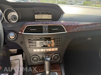 2014 Mercedes-Benz C 250 Sedan - miniatura 31