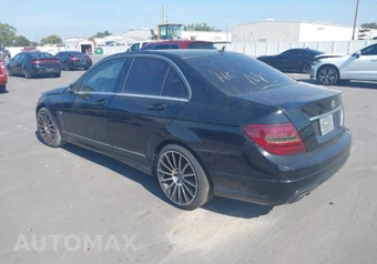 2014 Mercedes-Benz C 250 Sedan – miniatura 3
