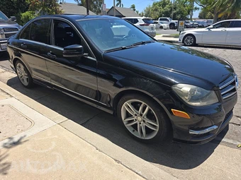 2014 Mercedes-Benz C 250 Sedan – miniatura 3