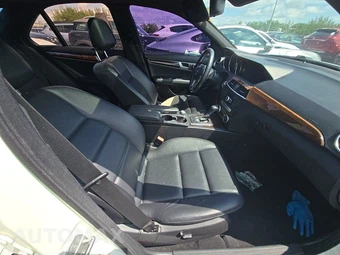 2014 Mercedes-Benz C 250 Sedan – miniatura 8