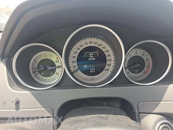 2014 Mercedes-Benz C 250 Sedan – miniatura 9