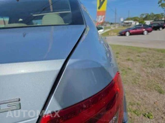 2014 Mercedes-Benz C 250 Sedan - miniatura 3