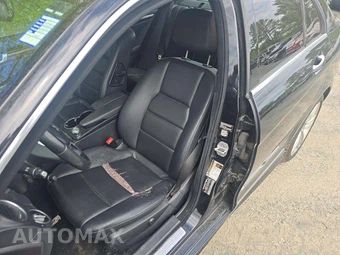 2014 Mercedes-Benz C 300 4MATIC Sedan – miniatura 3