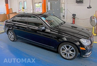 2014 Mercedes-Benz C 300 4MATIC Sedan – miniatura 3