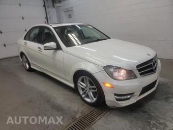 2014 Mercedes-Benz C 300 4MATIC Sedan - miniatura 3