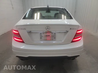 2014 Mercedes-Benz C 300 4MATIC Sedan - miniatura 5