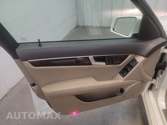 2014 Mercedes-Benz C 300 4MATIC Sedan - miniatura 9