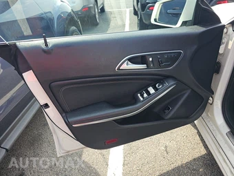 2014 Mercedes-Benz CLA 250 – miniatura 9