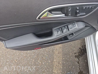 2014 Mercedes-Benz CLA 250 – miniatura 9
