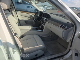 2014 Mercedes-Benz E 250 BlueTEC 4MATIC Sedan - miniatura 8
