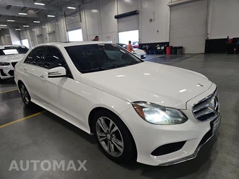 2014 Mercedes-Benz E 250 BlueTEC Sedan - miniatura 3