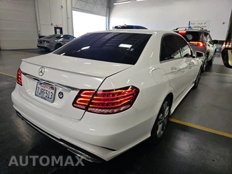 2014 Mercedes-Benz E 250 BlueTEC Sedan - miniatura 4