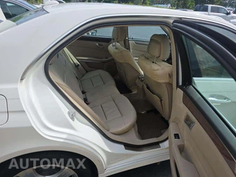2014 Mercedes-Benz E 350 4MATIC Sedan - miniatura 16