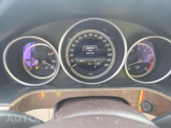 2014 Mercedes-Benz E 350 4MATIC Sedan - miniatura 9