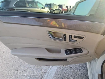 2014 Mercedes-Benz E 350 4MATIC Sedan – miniatura 9