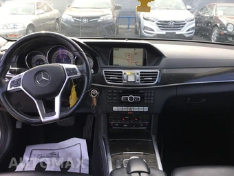 2014 Mercedes-Benz E 350 4MATIC Sedan – miniatura 9