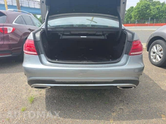 2014 Mercedes-Benz E 350 4MATIC Sedan – miniatura 14