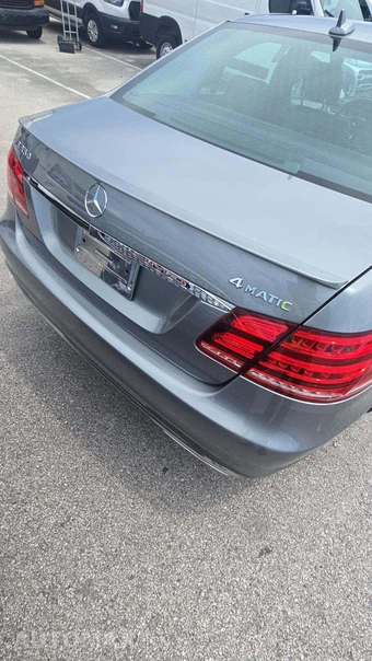 2014 Mercedes-Benz E 350 4MATIC Sedan - miniatura 21