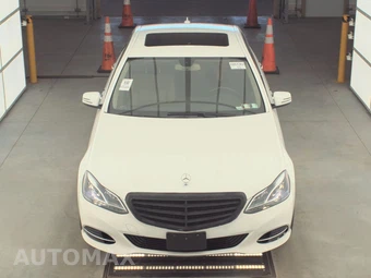 2014 Mercedes-Benz E 350 4MATIC Sedan – miniatura 2