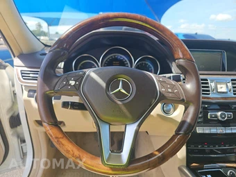 2014 Mercedes-Benz E 350 Sedan – miniatura 10