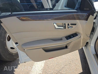 2014 Mercedes-Benz E 350 Sedan – miniatura 9