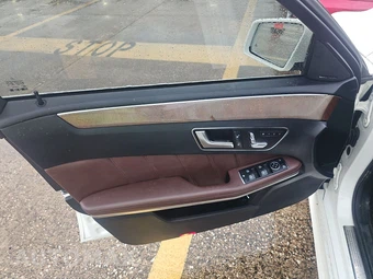 2014 Mercedes-Benz E 350 Sedan – miniatura 9