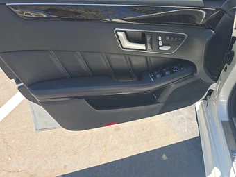2014 Mercedes-Benz E 350 Sedan – miniatura 9