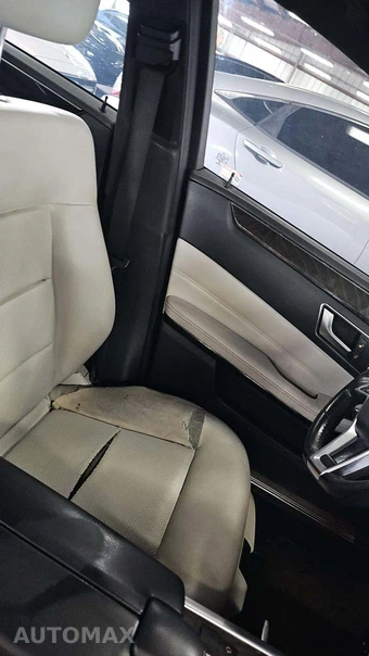 2014 Mercedes-Benz E 350 Sedan – miniatura 28