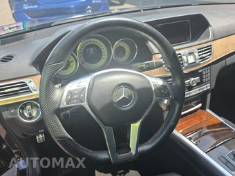 2014 Mercedes-Benz E 550 4MATIC Sedan - miniatura 10