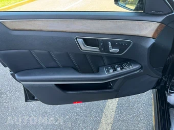 2014 Mercedes-Benz E 550 4MATIC Sedan - miniatura 13