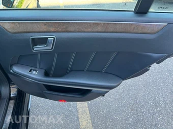 2014 Mercedes-Benz E 550 4MATIC Sedan - miniatura 26
